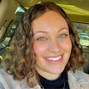 Meet your Posher, April